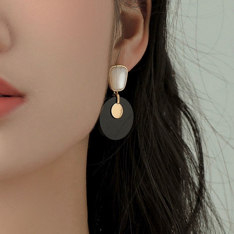 Black Agate White Shell S925 Gold Plated Earrings